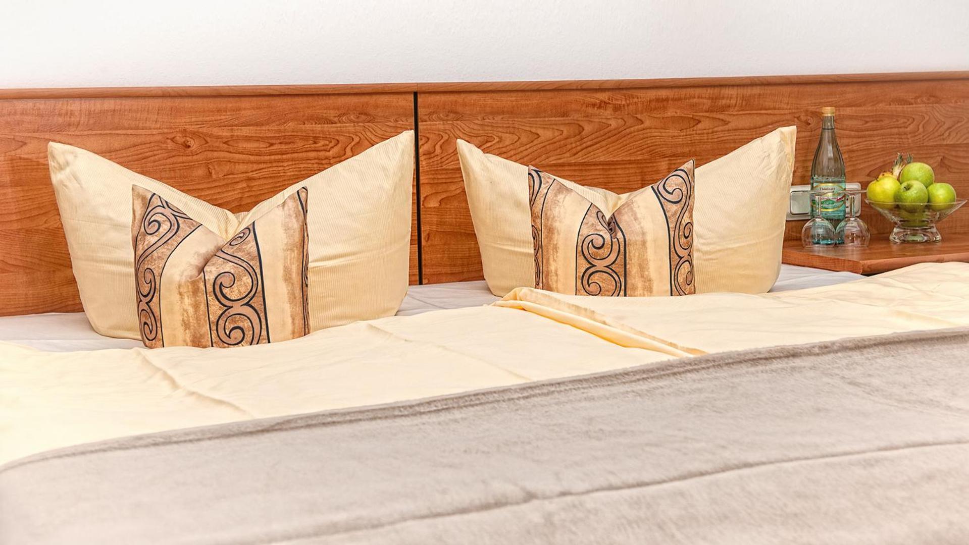 Hotel & Restaurant Zum Hirsch Romhild Chambre photo