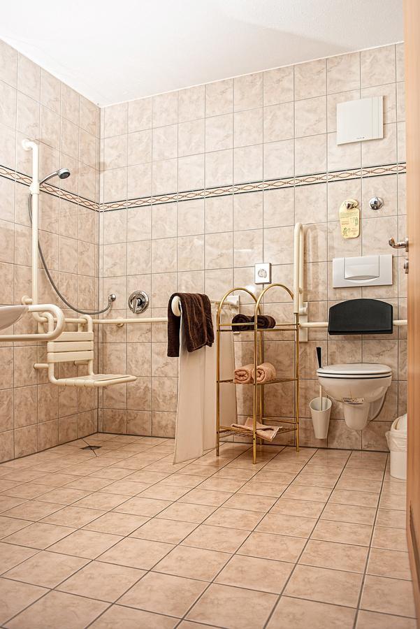 Hotel & Restaurant Zum Hirsch Romhild Chambre photo