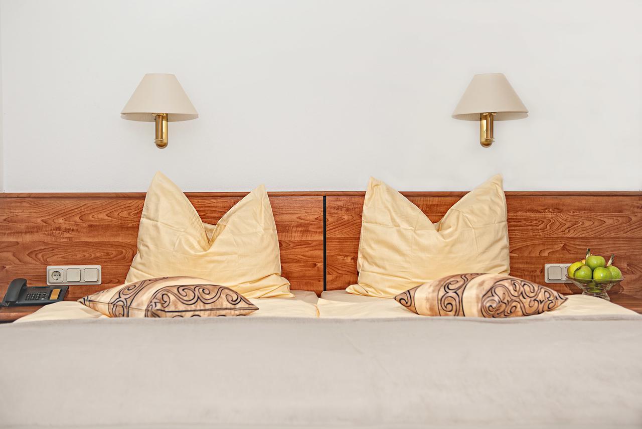 Hotel & Restaurant Zum Hirsch Romhild Chambre photo