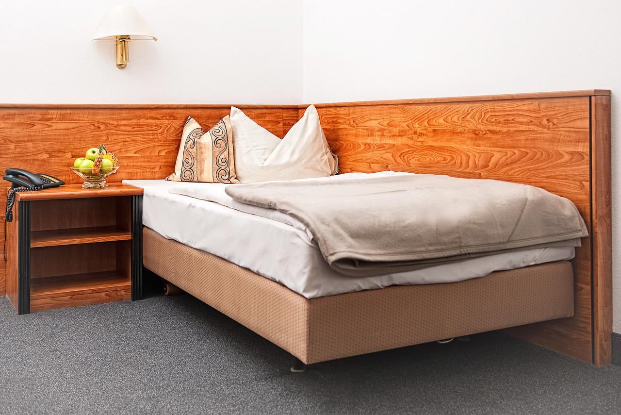 Hotel & Restaurant Zum Hirsch Romhild Chambre photo
