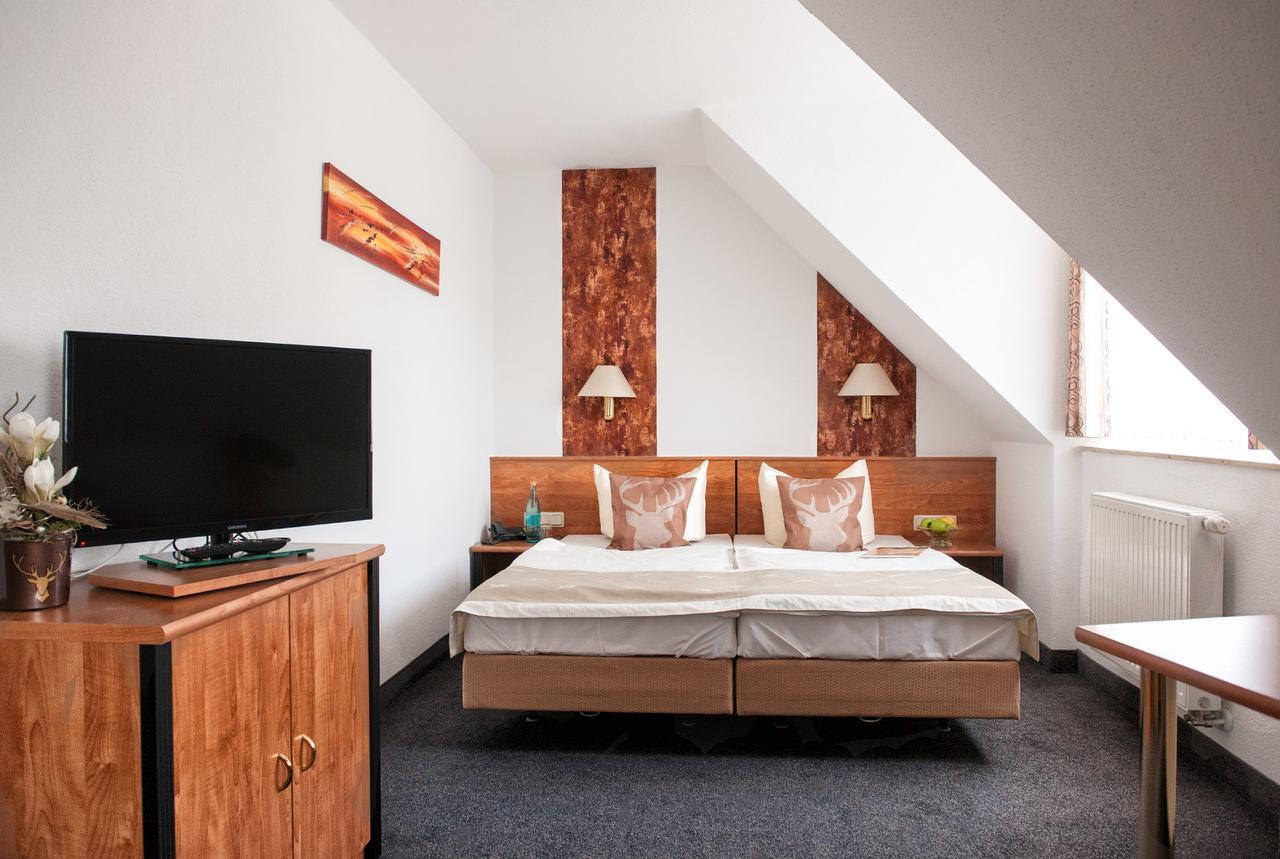 Hotel & Restaurant Zum Hirsch Romhild Extérieur photo